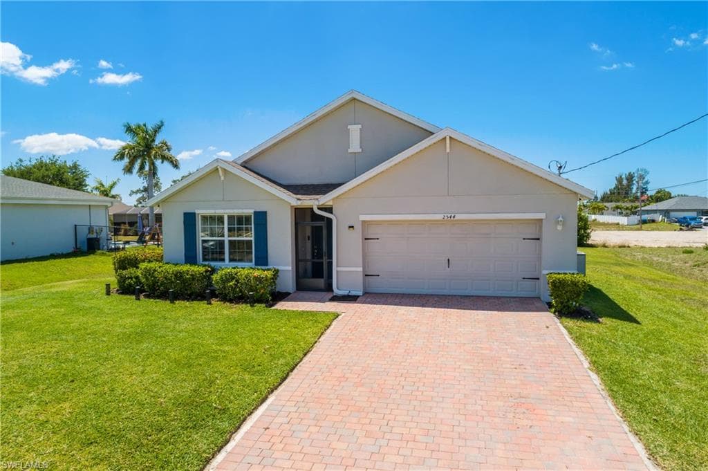 2544 20th PL CAPE CORAL, FL 33993