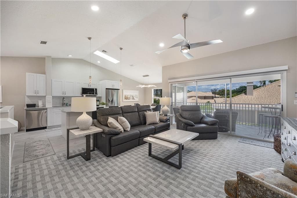 290 Emerald Bay CIR L5 NAPLES, FL 34110