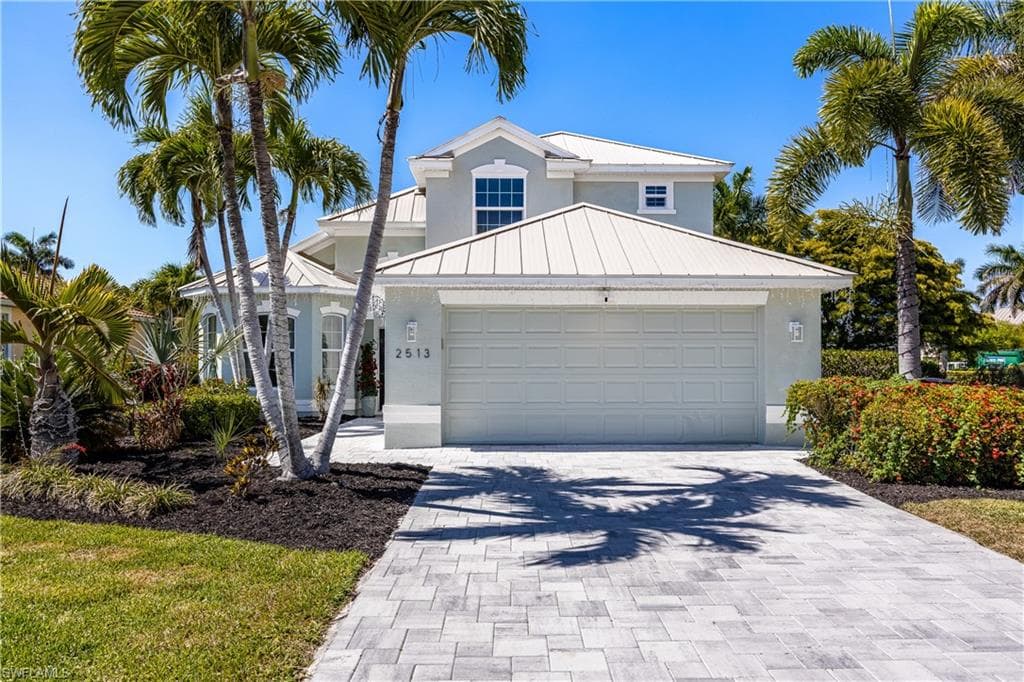 2513 Blackburn CIR CAPE CORAL, FL 33991