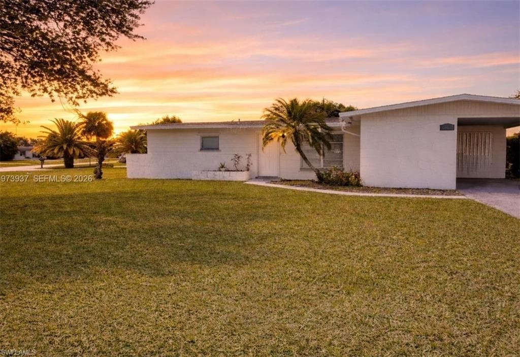 1104 E Jasmine RD LEHIGH ACRES, FL 33936