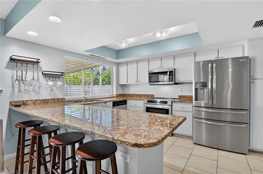 1305 SE 37th TER CAPE CORAL, FL 33904