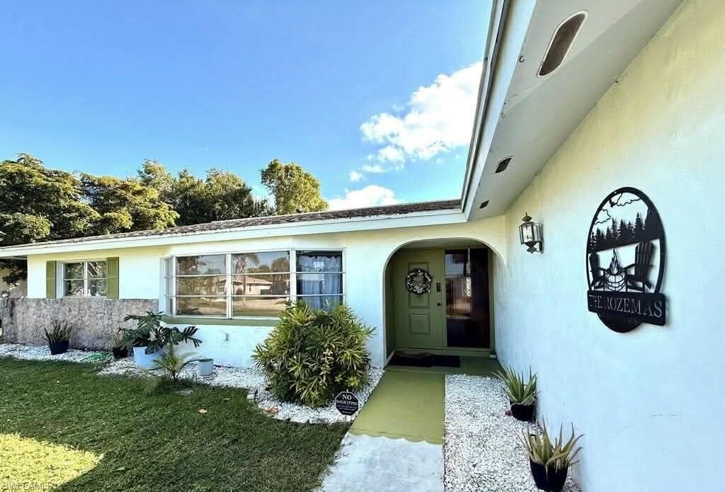 1641 Mansville TER NORTH FORT MYERS, FL 33903