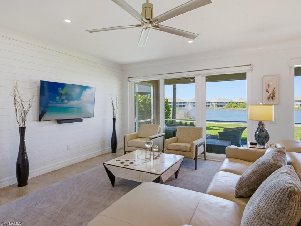171 Indies DR E 101 NAPLES, FL 34114