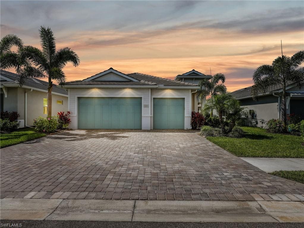 9288 Cayman DR NAPLES, FL 34114