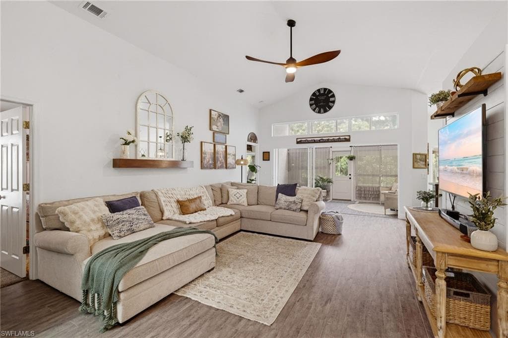 9801 Las Casas DR FORT MYERS, FL 33919