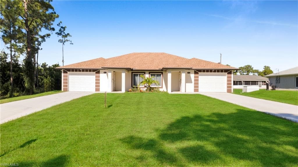 903A Albany AVE LEHIGH ACRES, FL 33971