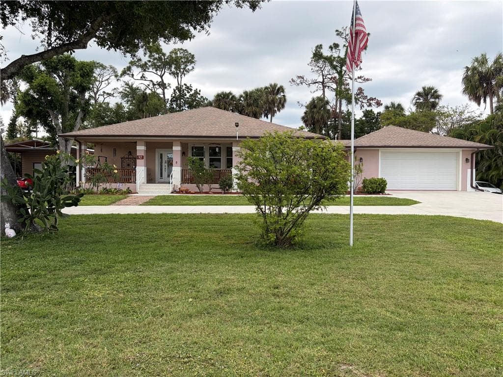 92 Evergreen RD NORTH FORT MYERS, FL 33903