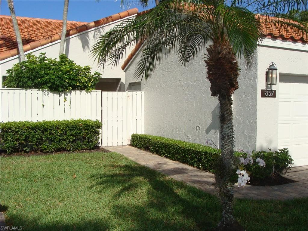 857 Reef Point CIR NAPLES, FL 34108