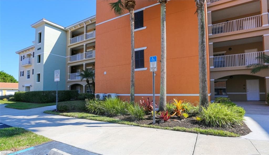 4455 Botanical Place CIR 5-104 NAPLES, FL 34112