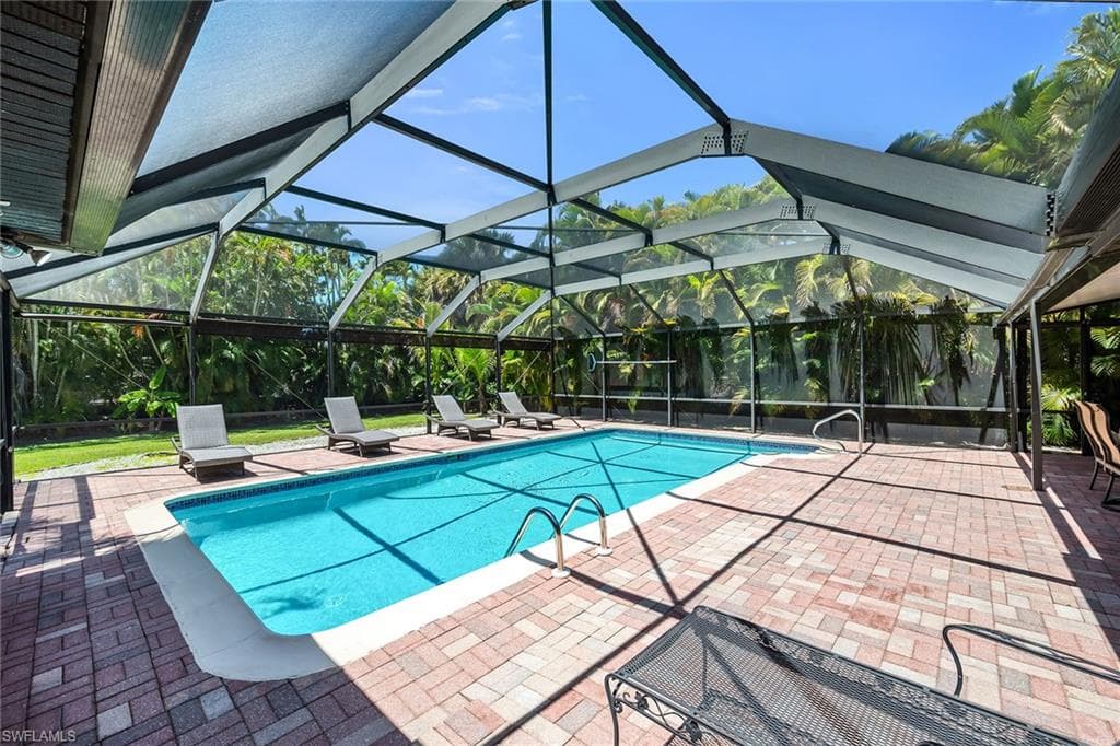 146 Greenbrier ST MARCO ISLAND, FL 34145