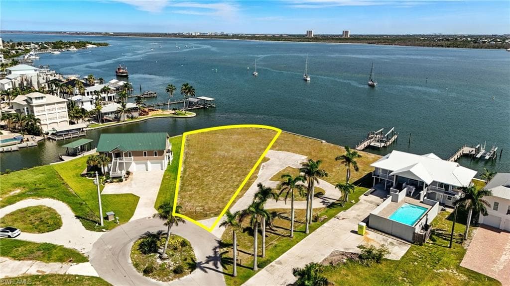 645 Matanzas CT FORT MYERS BEACH, FL 33931