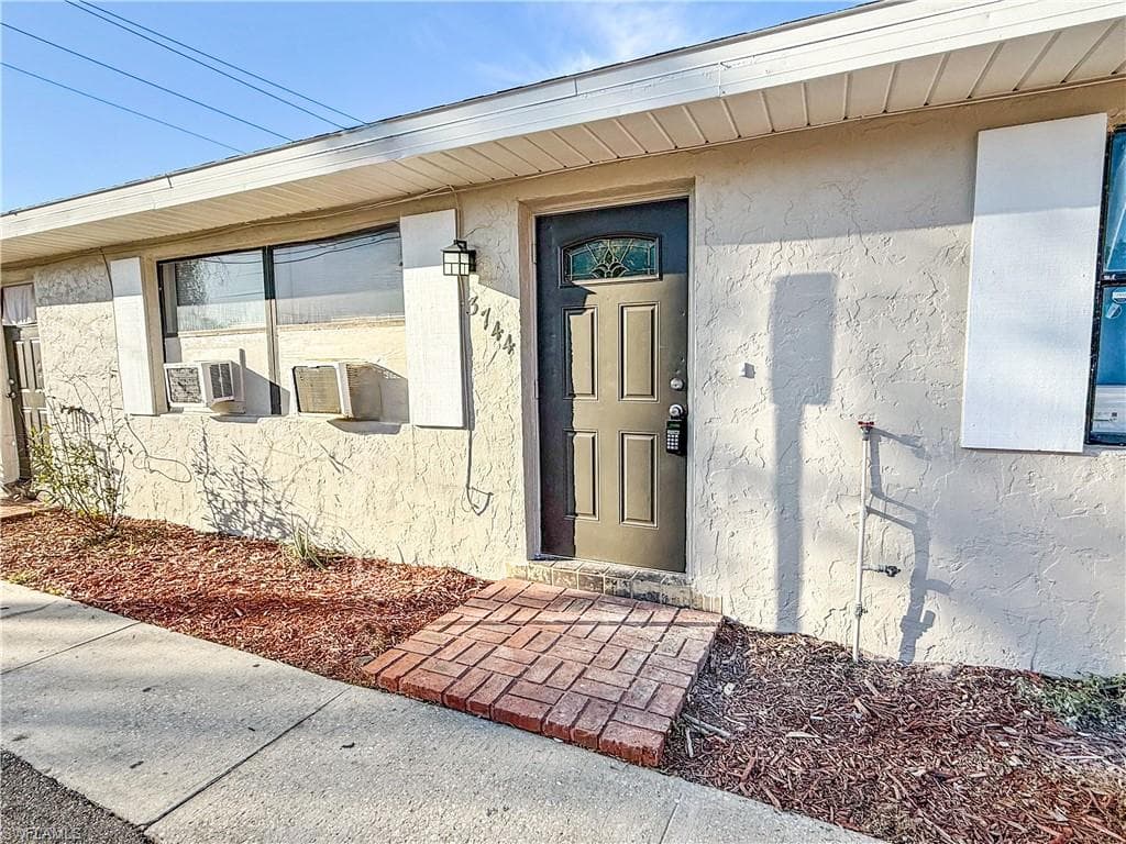 3744 Estelle AVE FORT MYERS, FL 33916