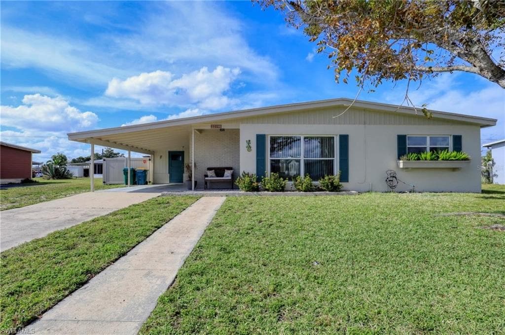 22198 Felton AVE PORT CHARLOTTE, FL 33952