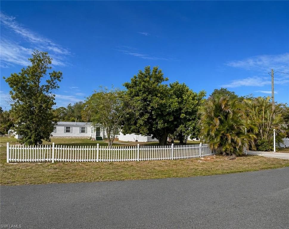 2520 Brownell CT NORTH FORT MYERS, FL 33917