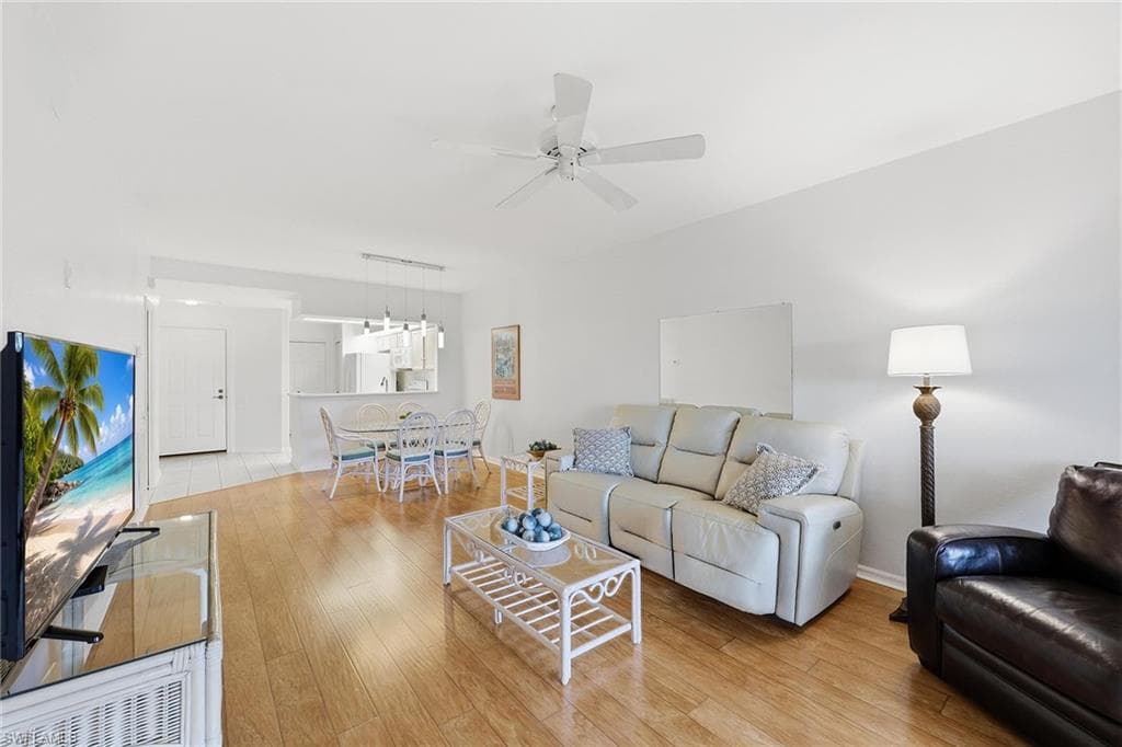 28072 Cavendish CT 2204 BONITA SPRINGS, FL 34135