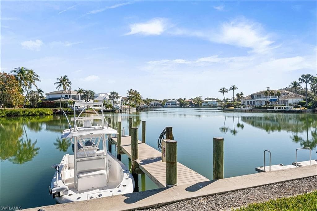 1910 Gulf Shore BLVD N 107 NAPLES, FL 34102