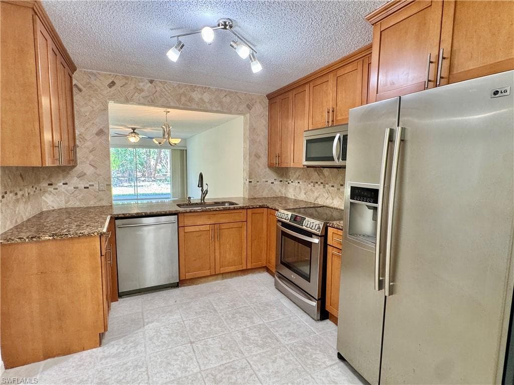 661 Squire CIR 101 NAPLES, FL 34104