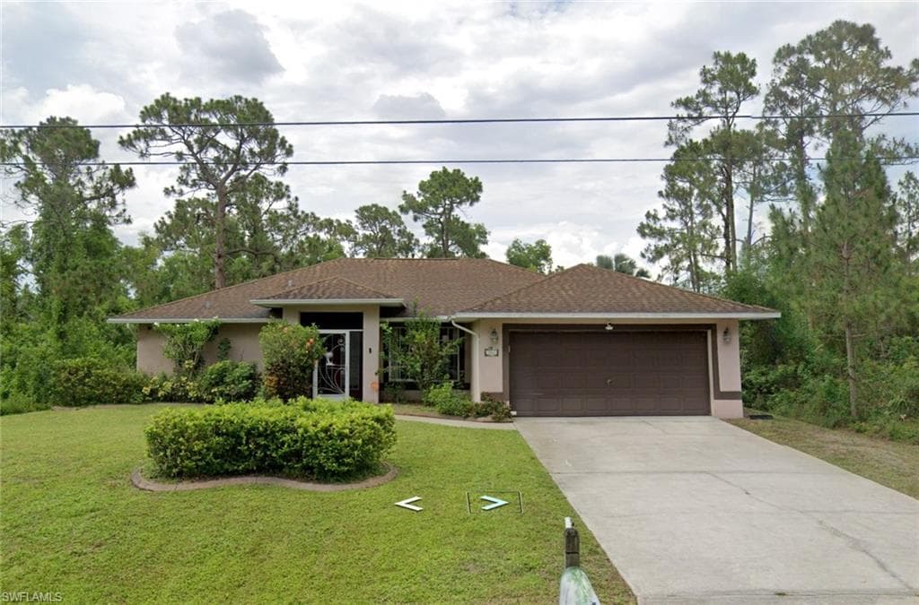2812 11th ST W LEHIGH ACRES, FL 33971