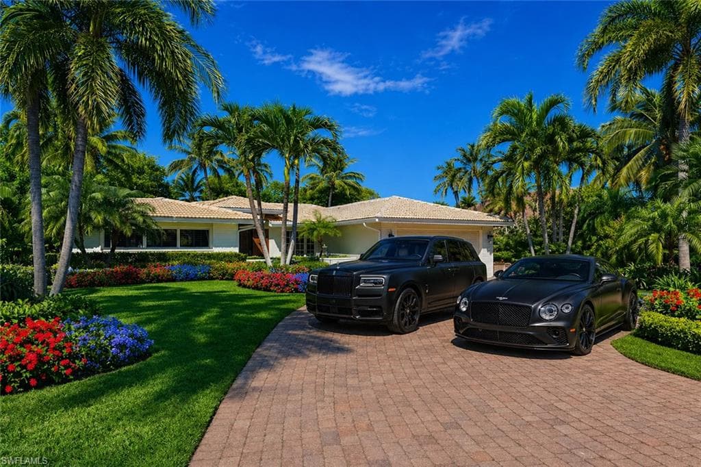 4083 Belair LN NAPLES, FL 34103