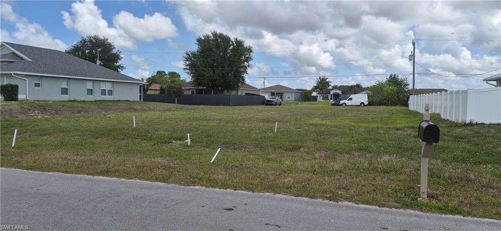 109 NE 11th TER CAPE CORAL, FL 33909