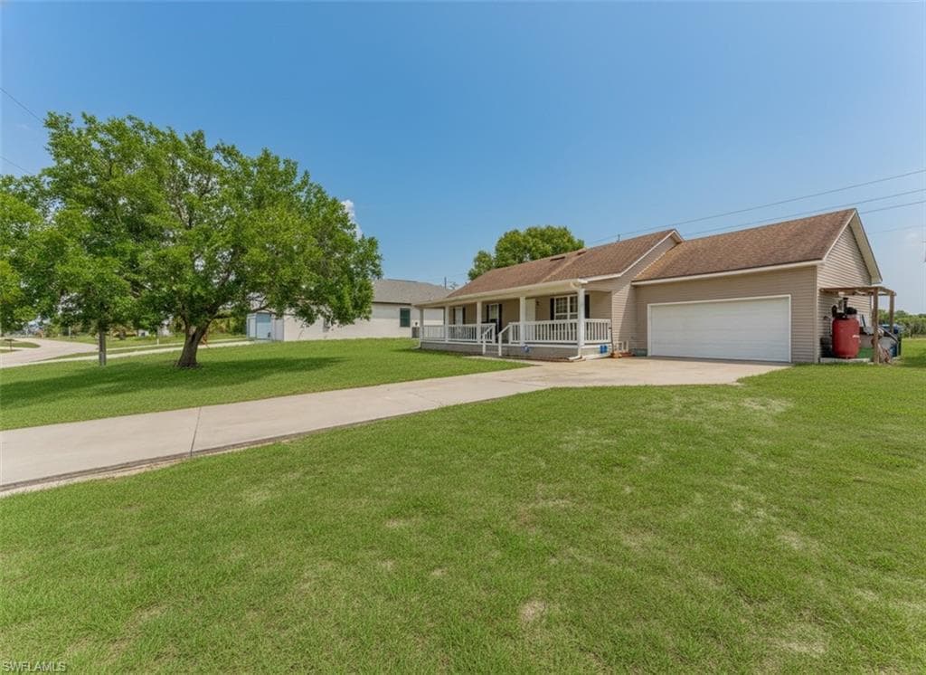 1500 Jay TER LABELLE, FL 33935