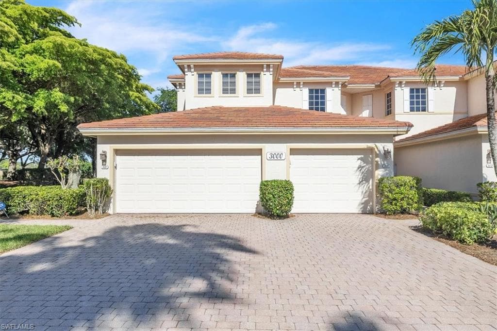3000 Meandering WAY 101 FORT MYERS, FL 33905