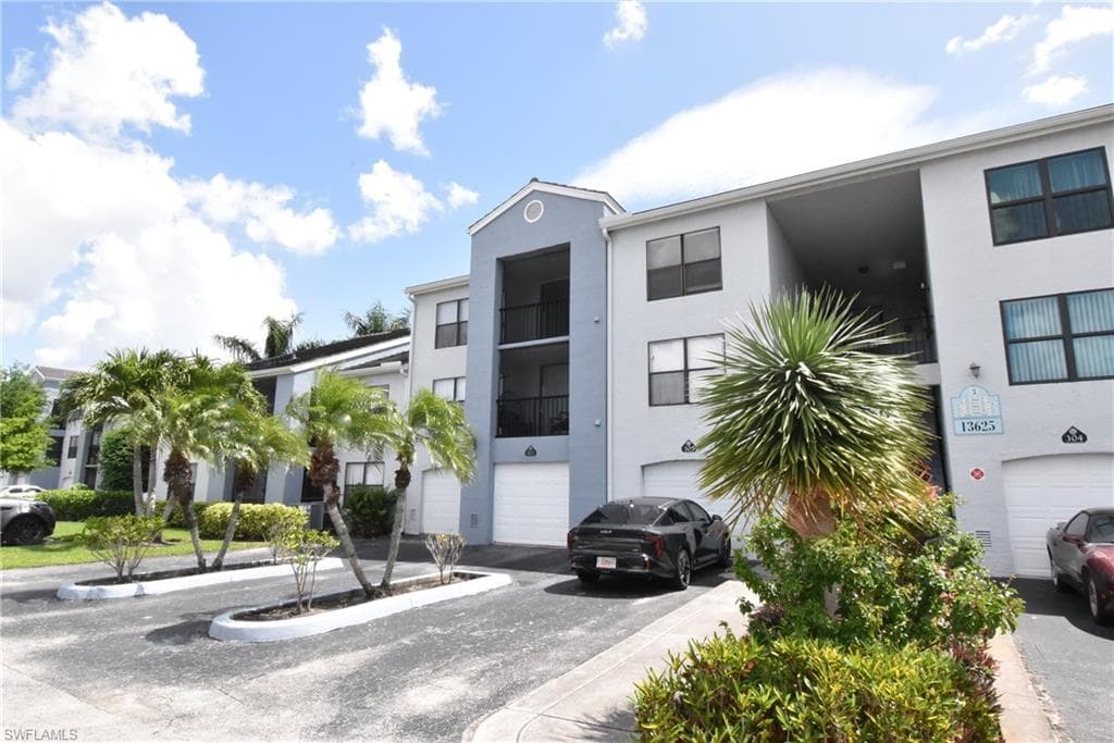 13625 Eagle Ridge DR 333 FORT MYERS, FL 33912