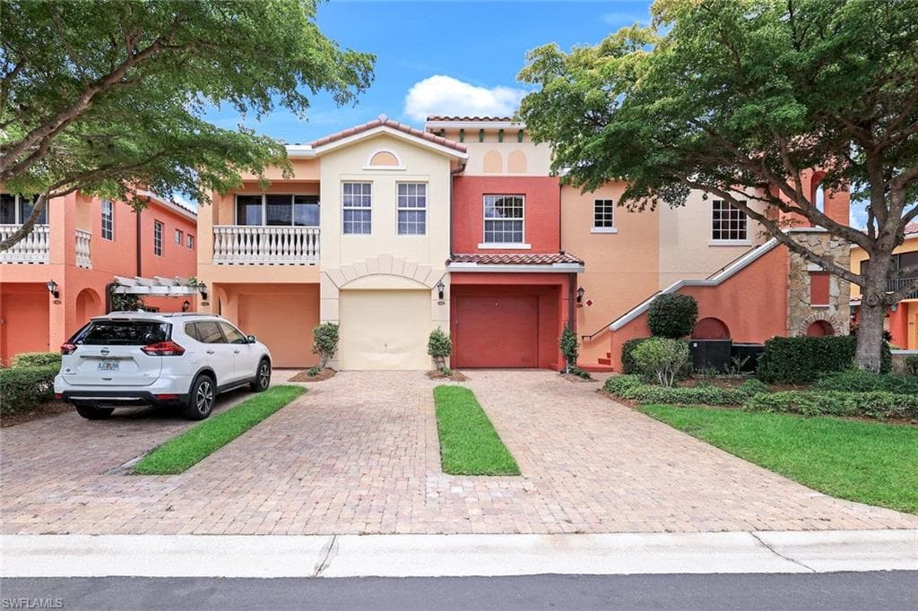 8721 Piazza Del Lago CIR 205 ESTERO, FL 33928