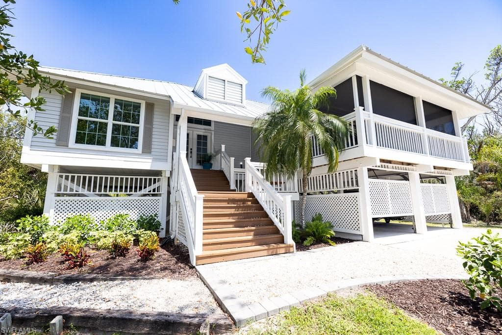 207 Daniel DR SANIBEL, FL 33957