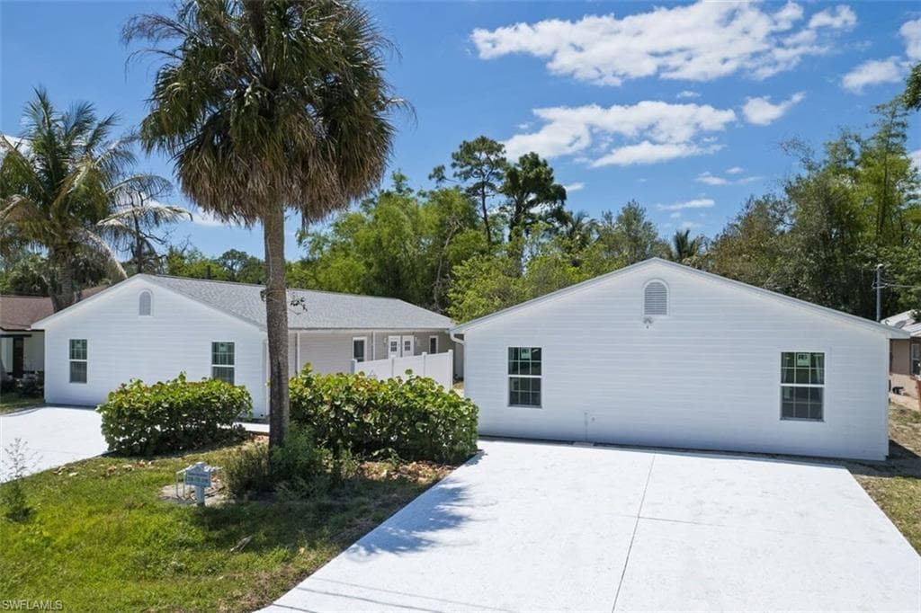 27870-27872 Vermont ST BONITA SPRINGS, FL 34135