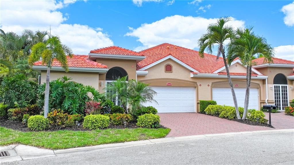 13921 Bently CIR FORT MYERS, FL 33912