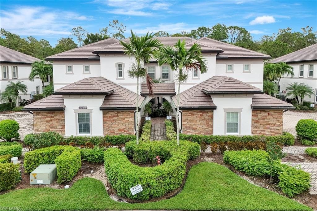 9508 Ironstone TER 2-201 NAPLES, FL 34120