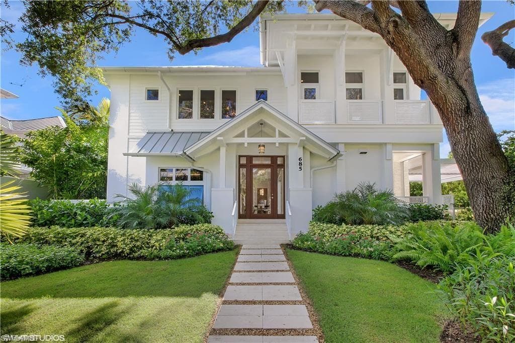 685 2nd ST S NAPLES, FL 34102