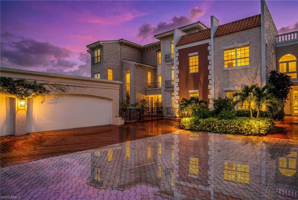 4000 Gulf Shore BLVD N 3300 NAPLES, FL 34103