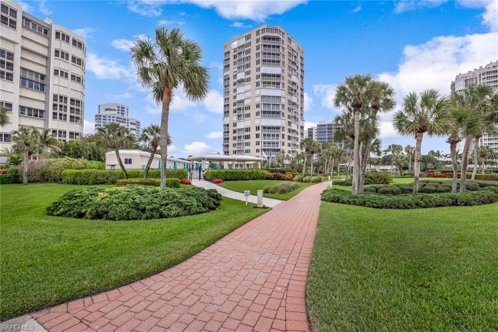 4041 Gulf Shore BLVD N 204 NAPLES, FL 34103