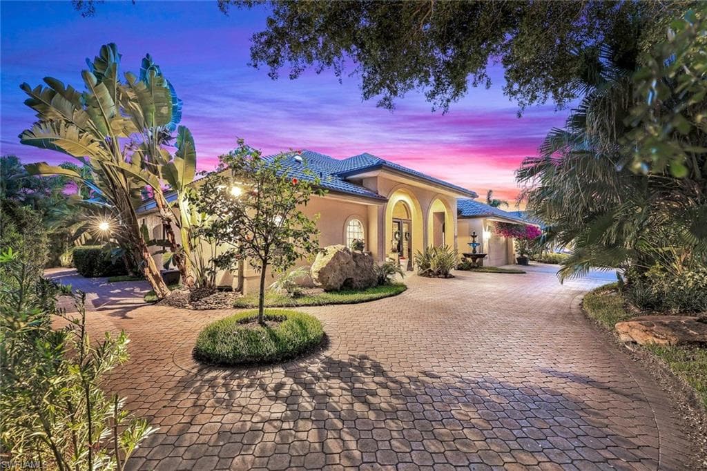 2039 Imperial CIR NAPLES, FL 34110