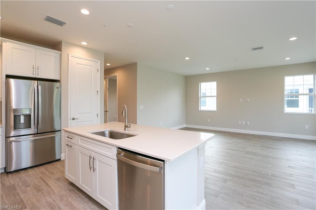 2626 Seychelles CIR 1405 NAPLES, FL 34112