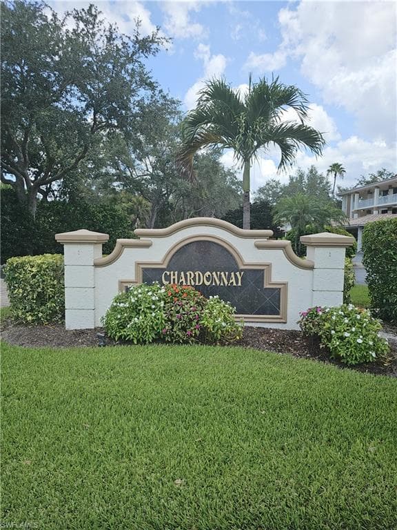 6025 Chardonnay LN 102 NAPLES, FL 34119