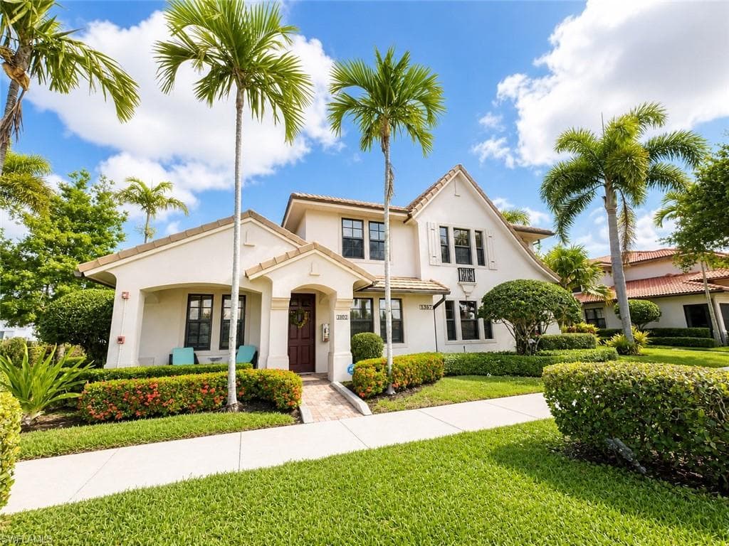 1367 Artesia DR E 302 NAPLES, FL 34113