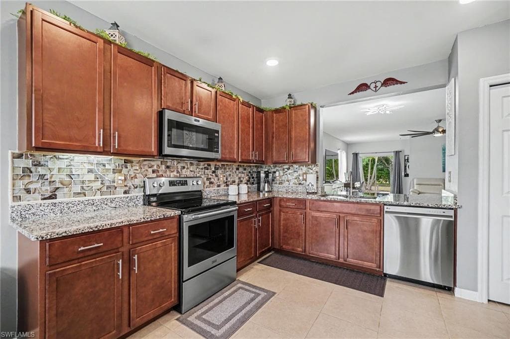 2132 Pigeon Plum WAY NORTH FORT MYERS, FL 33917