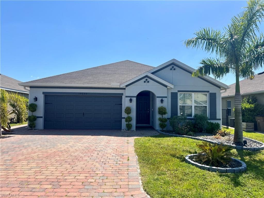 10293 Silver Pond LN LEHIGH ACRES, FL 33936