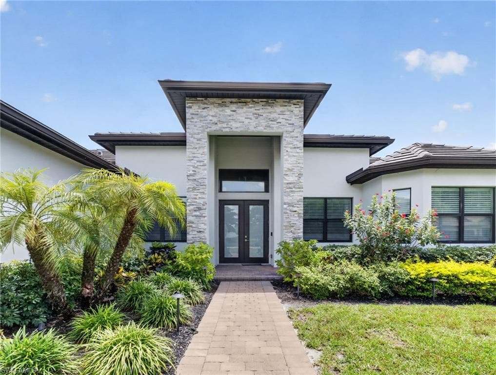 11590 Pin Oak DR S BONITA SPRINGS, FL 34135