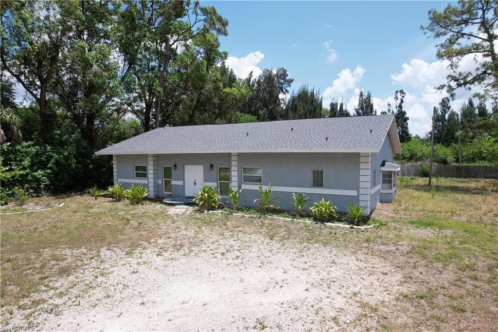 7823 Marx DR NORTH FORT MYERS, FL 33917