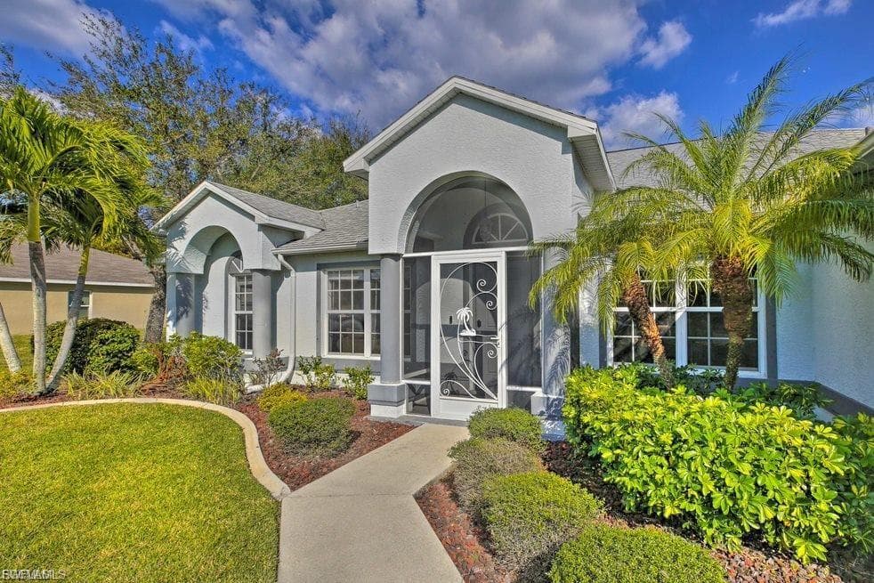 3223 SE Santa Barbara PL CAPE CORAL, FL 33904