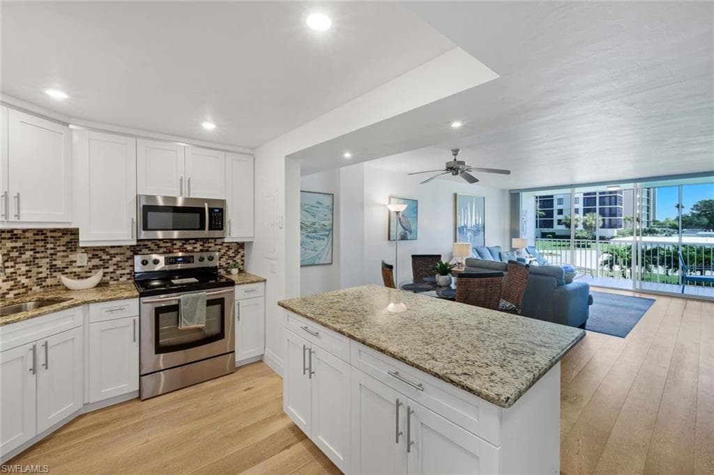 5 Bluebill AVE 208 NAPLES, FL 34108