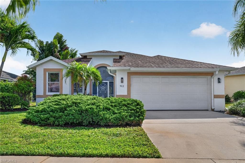 912 Briarwood BLVD NAPLES, FL 34104