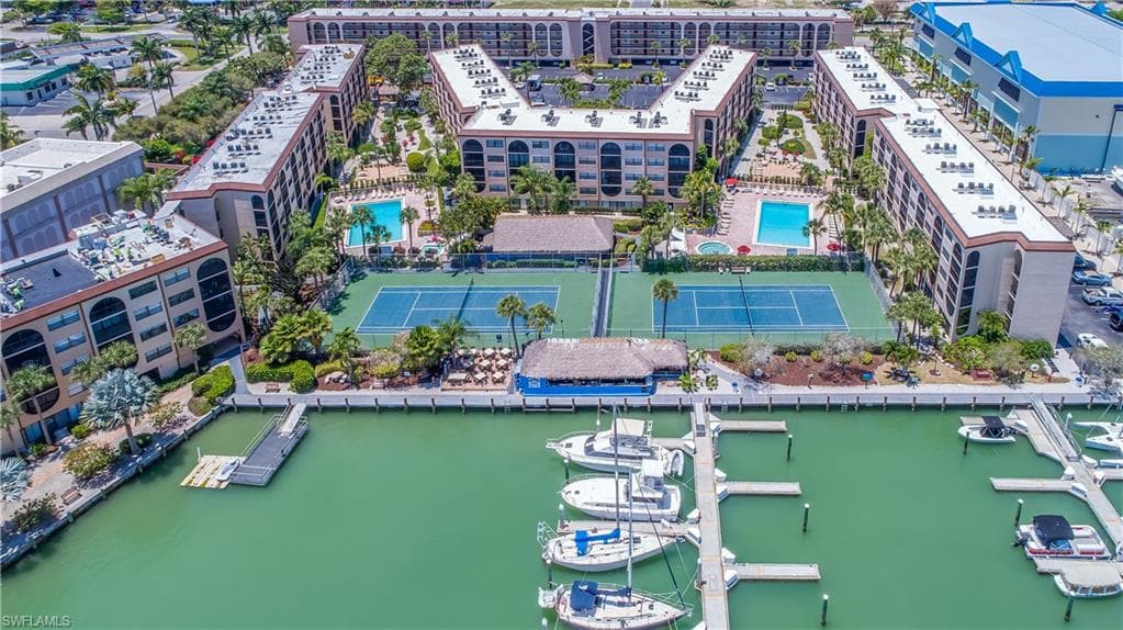 995 Anglers CV N402 MARCO ISLAND, FL 34145