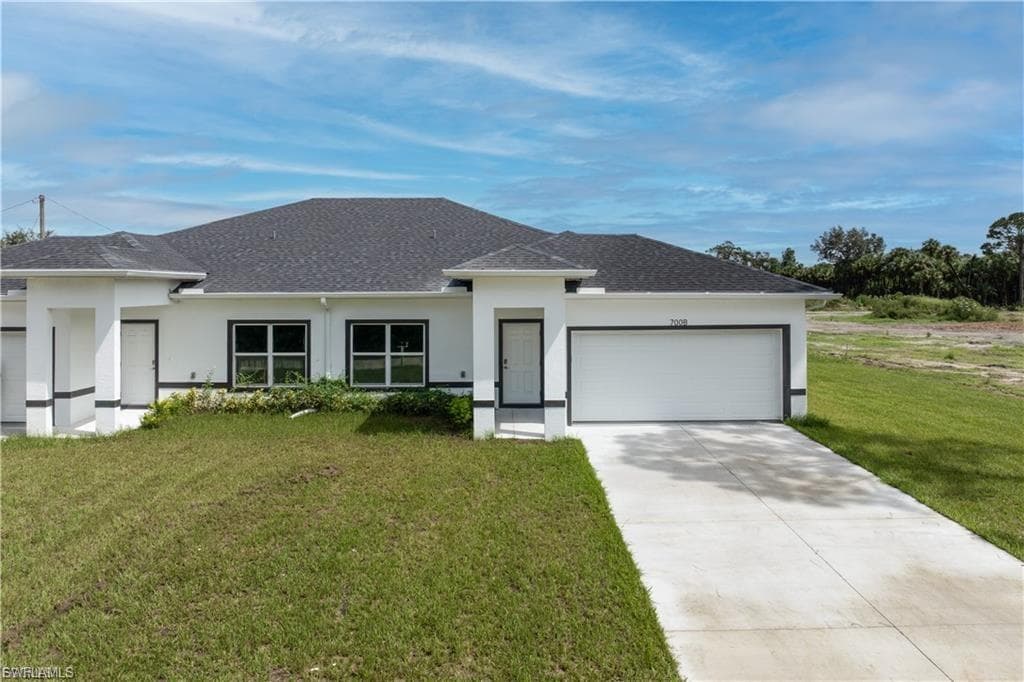 704 Broadway AVE LEHIGH ACRES, FL 33972