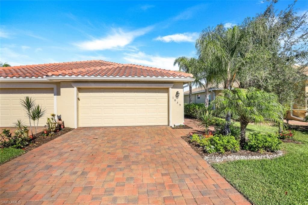 1839 Alameda DR NAPLES, FL 34120