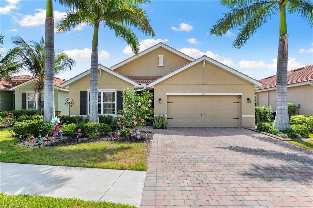 3215 Birchin LN FORT MYERS, FL 33916